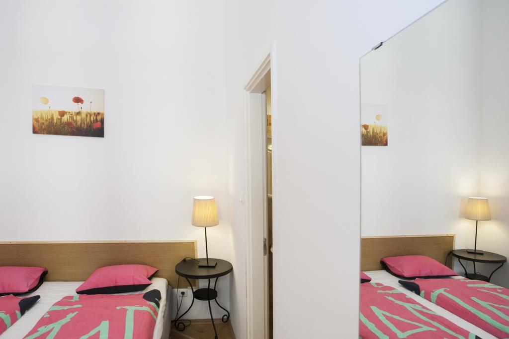 Carolyn Apartman In The Old City Budapeste Exterior foto